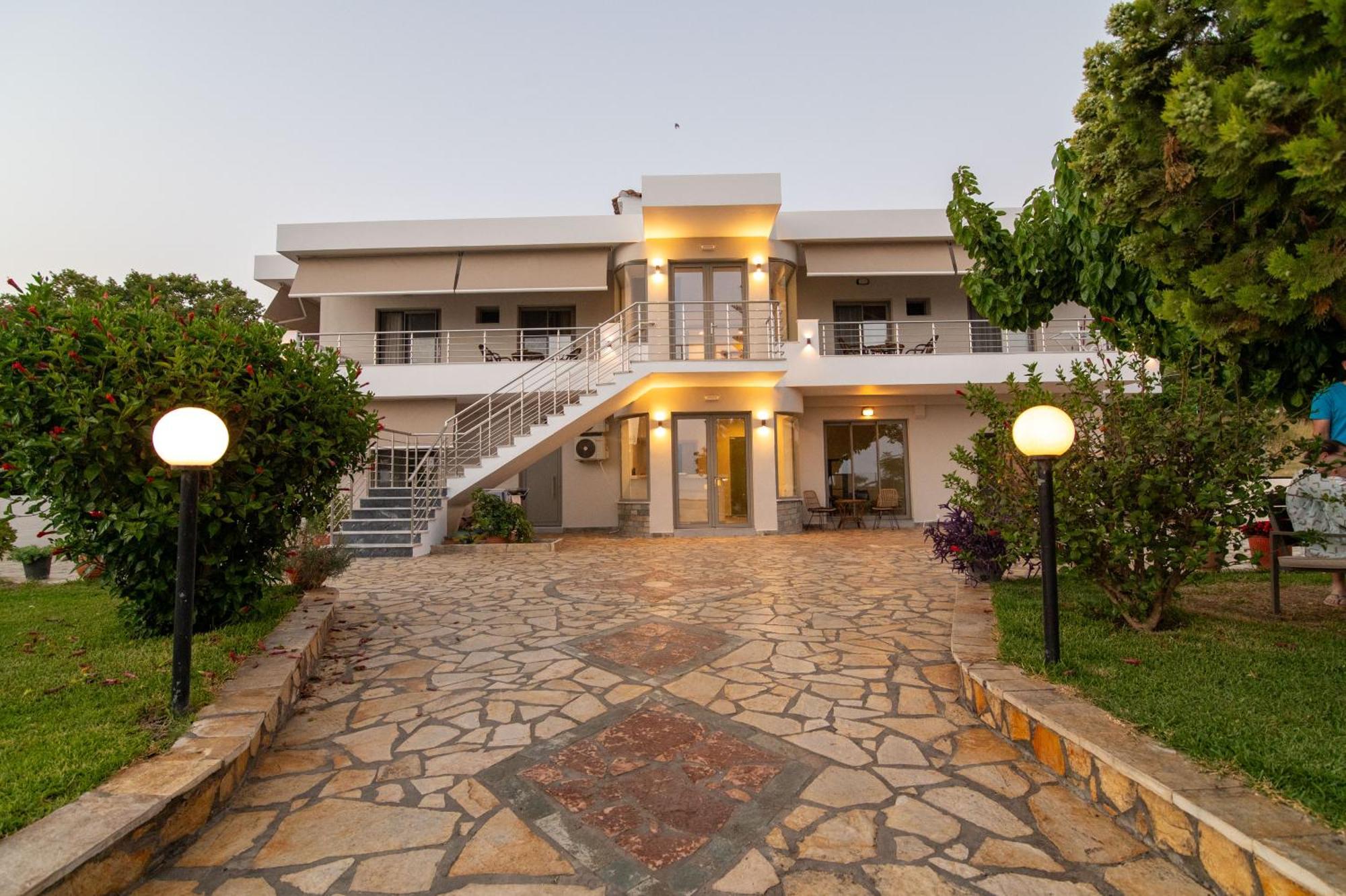 Raptis Apartments Ligia  Exterior photo